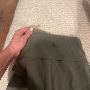 Lululemon Size 4 Green and Mesh Leggings
